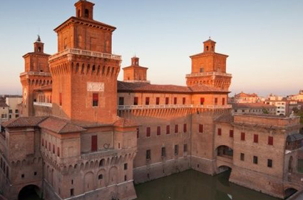Il Castello d'Este a Ferrara. Prenotare un hotel a Ferrara