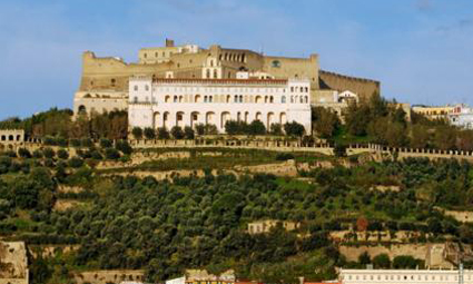 Castel Sant'Elmo. Prenotare un hotel a Napoli 
