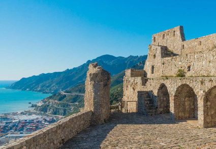 Castello degli Arechi, Prenotare un hotel a Salerno