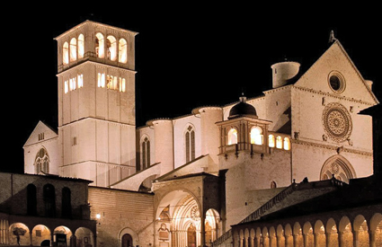 Basilica di notte ad Assisi