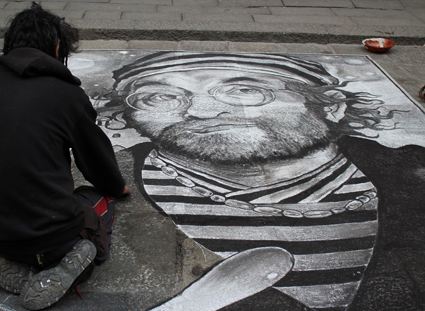 artista di strada a Bologna