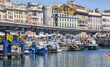 Barche in città, prenota un hotel a Genova