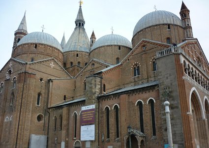Cattedrale. Prenotare un hotel a Padova